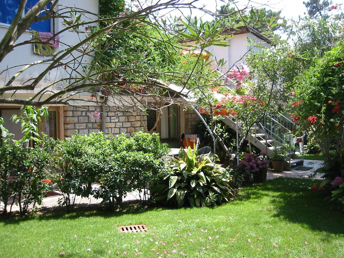 Casa Furrer Aparthotel Tirrenia Buitenkant foto